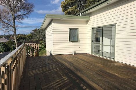 Photo of property in 21 Oaktree Avenue, Browns Bay, Auckland, 0630