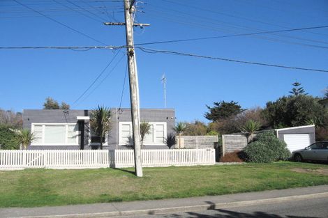 Photo of property in 14 Tiromoana Road, Raumati South, Paraparaumu, 5032