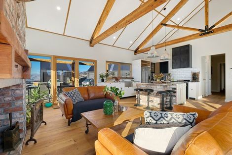 Photo of property in 12 Miharo Lane, Queensberry, Cromwell, 9383