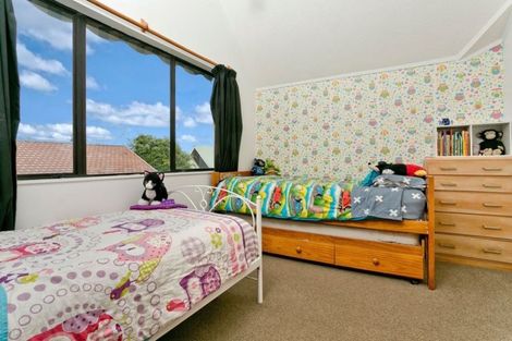 Photo of property in 1/16a Sunnynook Road, Sunnynook, Auckland, 0620