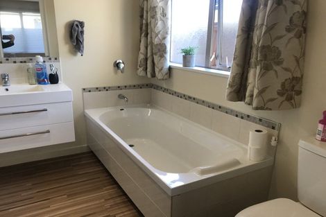 Photo of property in 56 Rannoch Drive, Broomfield, Christchurch, 8042