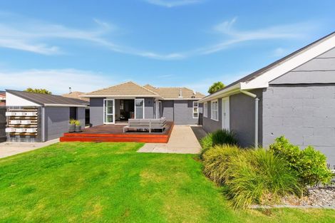 Photo of property in 77 Neill Street, Hornby, Christchurch, 8042