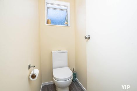 Photo of property in 9a Pimlico Place, Newlands, Wellington, 6037