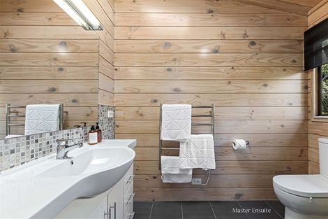 Photo of property in 32 Mcdowell Crescent, Hillcrest, Auckland, 0627