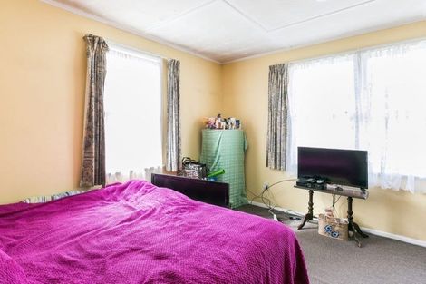Photo of property in 36 Cardiff Crescent, Cannons Creek, Porirua, 5024