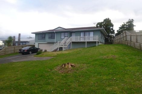 Photo of property in 12 Sumich Place, West Harbour, Auckland, 0618