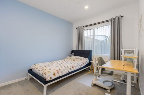 Photo of property in 33 Johns Creek Crescent, Silverdale, 0932