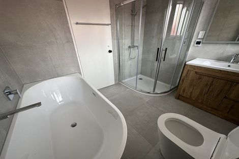 Photo of property in 209 Forrest Hill Road, Forrest Hill, Auckland, 0620