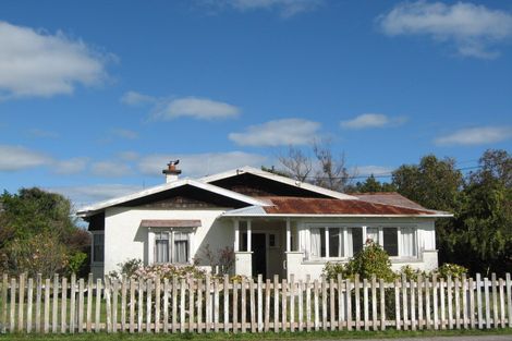 Photo of property in 43 Cuba Street, Marton, 4710