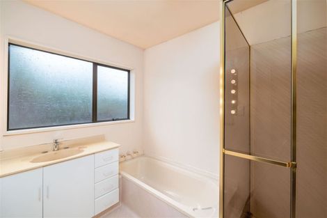 Photo of property in 81 Apsley Drive, Avonhead, Christchurch, 8042