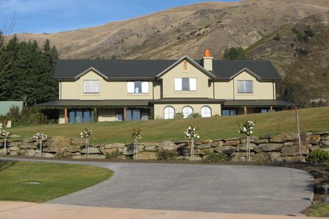 Photo of property in 5 Foxglove Heights, Wanaka, 9305