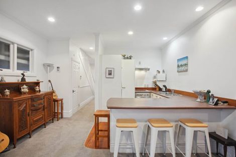 Photo of property in 1/14 Beach Road, Northcote Point, Auckland, 0627