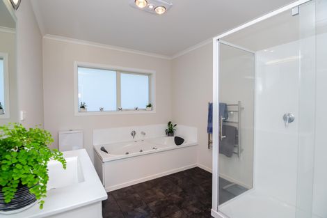 Photo of property in 1 Mill Grove, Carterton, 5713