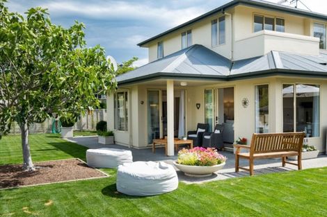 Photo of property in 17 Gillean Street, Havelock North, 4130