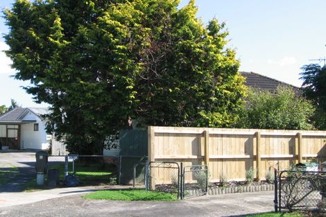 Photo of property in 1/32 London Street, Te Atatu Peninsula, Auckland, 0610