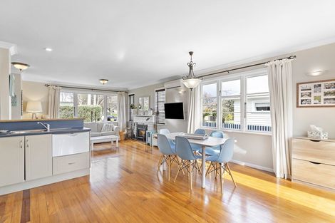 Photo of property in 17 Sackville Street, Martinborough, 5711