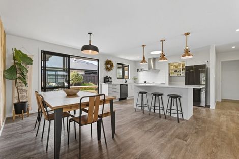 Photo of property in 28 Piata Street, Papamoa Beach, Papamoa, 3118