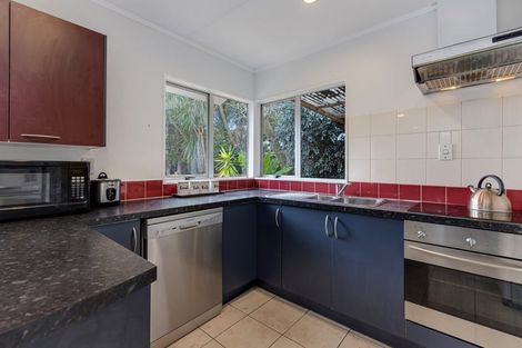 Photo of property in 23 Imperial Place, Henderson, Auckland, 0612
