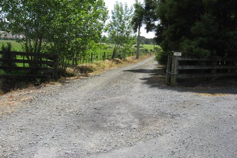 Photo of property in 107 Riverland Road, Kumeu, 0892