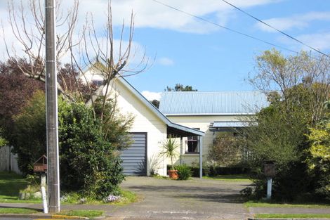 Photo of property in 38 Waiwaka Terrace, Strandon, New Plymouth, 4312