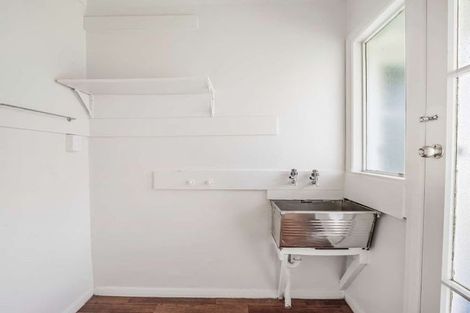 Photo of property in 15 Mako Mako Road, Levin, 5510