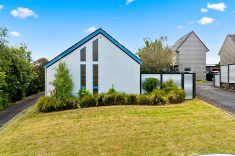 Photo of property in 1/1 Gatman Street, Birkdale, Auckland, 0626