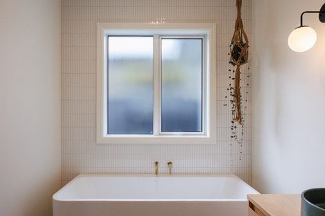 Photo of property in 44 Vaucluse Heights, Fitzherbert, Palmerston North, 4410