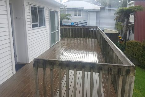 Photo of property in 48 Island Bay Road, Beach Haven, Auckland, 0626