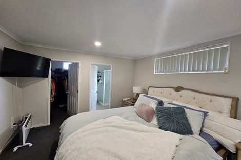 Photo of property in 29 Kathleen Reece Place, Waiuku, 2123