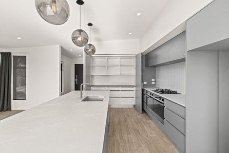 Photo of property in 2 Piper Way, Glen Avon, New Plymouth, 4312