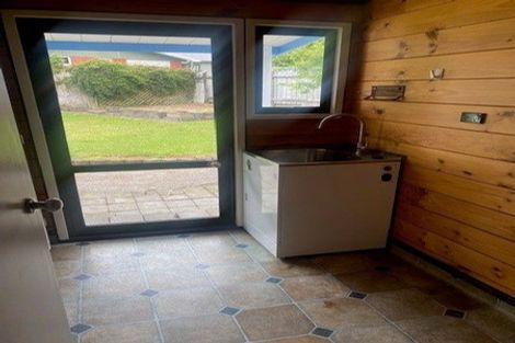 Photo of property in 295 Mangorei Road, Merrilands, New Plymouth, 4312