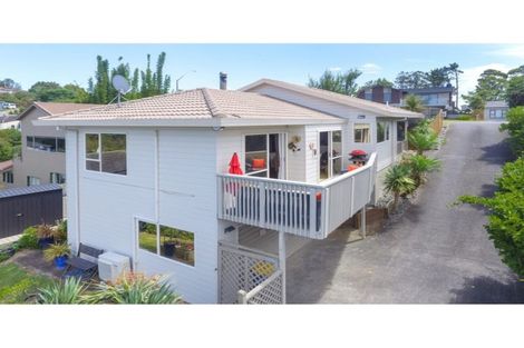 Photo of property in 1/272 Glamorgan Drive, Northcross, Auckland, 0630