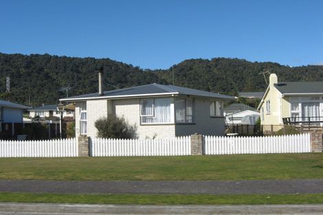 Photo of property in 92 Domett Esplanade, Cobden, Greymouth, 7802