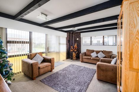 Photo of property in 3 Zenith Place, Conifer Grove, Takanini, 2112