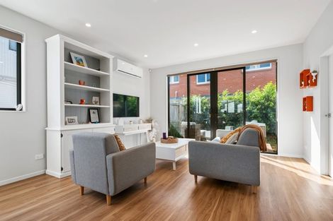 Photo of property in 421b Glenfield Road, Glenfield, Auckland, 0629