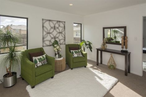 Photo of property in 8 Ali Place, Ranui, Auckland, 0612