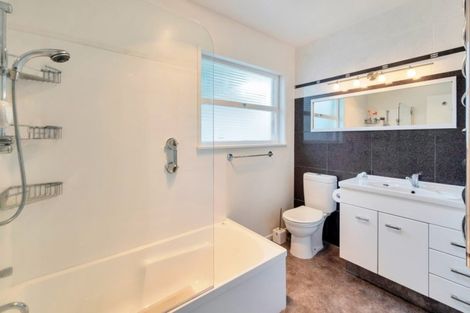 Photo of property in 5 Holden Place, Manukau, Auckland, 2025