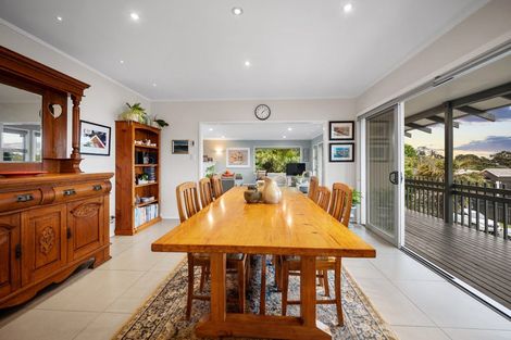 Photo of property in 4 Claude Road, Stanmore Bay, Whangaparaoa, 0932