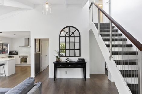 Photo of property in 3/57 Pupuke Road, Birkenhead, Auckland, 0627