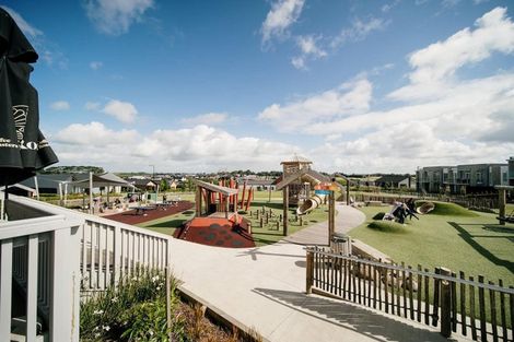 Photo of property in 15 Manatika Road, Karaka, 2124