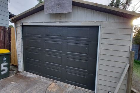 Photo of property in 5 Iris Place, Clendon Park, Auckland, 2103