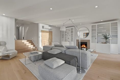 Photo of property in 16 Joan Street, Point Chevalier, Auckland, 1022