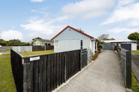 Photo of property in 6 Kentucky Crescent, Nawton, Hamilton, 3200