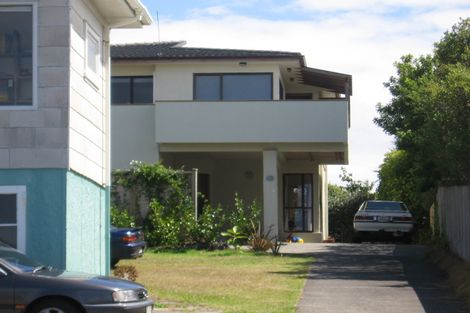 Photo of property in 2/72 Gulf View Road, Murrays Bay, Auckland, 0630