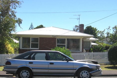 Photo of property in 11 Stanley Avenue, Milford, Auckland, 0620