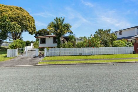 Photo of property in 15 Marinich Drive, Ranui, Auckland, 0612