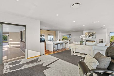 Photo of property in 174 Lake Terrace, Hilltop, Taupo, 3330