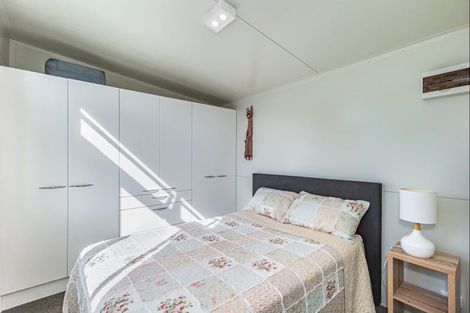 Photo of property in 3 Takapu Road, Manakau, Levin, 5573