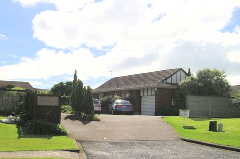 Photo of property in 1/6 Kadina Place, Botany Downs, Auckland, 2010