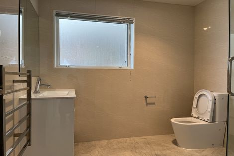 Photo of property in 12 Bridget Court, Red Beach, 0932